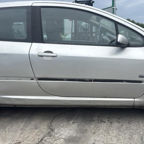 Vehicule-PEUGEOT-307%2520PHASE%25201-2004-c66255e062e5a38322b2536d4c66ebe242b833b8dd0bc18c4f53828fe98d1293_m.jpg