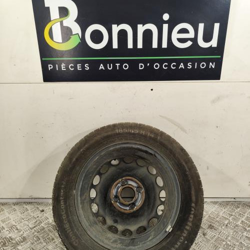 107737826-ba791d35-4947-4606-bc40-beda39b443a3-Piece-Roue-2141616-PEUGEOT-108-a35594cca4bd1e0e85a526f4e2e014dd166ff3a641f73190396bc9453bd67c24_m.jpg