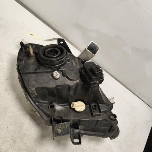 107766461-c4aa27f4-96bb-4cb9-a39b-0d36bc8bfd99-Piece-Optique-avant-principal-gauche-feuxphare-260603883R-RENAULT-b796f18422ba35e88e9bd9cc074c40b9a3f294bcd510c4652710d1d50ab8ec93_m.jpg