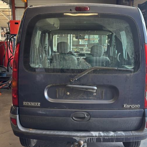 Vehicule-RENAULT--2005-0e3ea63e1bb9d8b62094329957c3e5f7e07de43acbdca5342cead6af3ae8b324_m.jpg