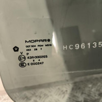107813554-a497ee07-2281-450e-a95f-c7e6e8bfc05a-Piece-Vitre-arriere-droit-JEEP-GRAND-CHEROKEE-3-PHASE-2-a5041c1387dcdac7214e53ea7a664b182f0669c767615f3683dc8c49f8fa5b9e_m.jpg
