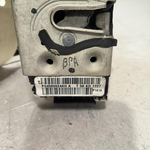 107820167-3d1be305-f5fe-45e4-9e5a-1ae4ab51ca6a-Piece-Fermeture-centralisee-avant-droit-JEEP-GRAND-CHEROKEE-3-PHASE-2-f50173792e6edf09be0b7487d307e01b3ba8cf1055a8480f828c4cb9869a2dc4_m.jpg