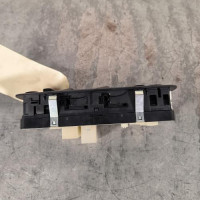 107820170-8f9a071f-bdac-4425-a1c4-a33bdee3f1e0-Piece-Interrupteur-de-leve-vitre-avant-gauche-JEEP-GRAND-CHEROKEE-3-PHASE-2-c83cb446c18dd4af069e8ac5ce21570b62bdf6755e18c2e4a064abade7fe1269_m.jpg