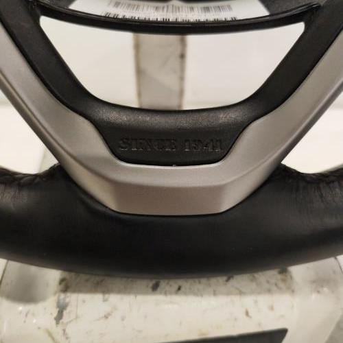 107820183-5a708f1f-6147-4bea-a18d-9ce9090d932a-Piece-Volant-JEEP-GRAND-CHEROKEE-3-PHASE-2-f1d437d0f865bd987bca816459b5fbbdff3e31d5ebf3e25ec9d202757b4ab302_m.jpg
