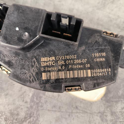107822558-8c38b148-368e-47bd-b16a-67f7ab0189c1-Piece-Resistance-chauffage-JEEP-GRAND-CHEROKEE-3-PHASE-2-d93c3fd87ecd4840461de96513c3204acbb1898734bbde33b82b19a9077d2ad8_m.jpg