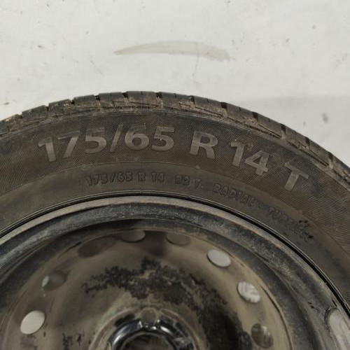 107829884-8505e8d8-76ac-4321-ac2d-e926d2d52d35-Piece-Roue-RENAULT-edd223230a319aa8ce9a68e4d53d98646d3a8c4566f183692987f2b14ad79d5a_m.jpg