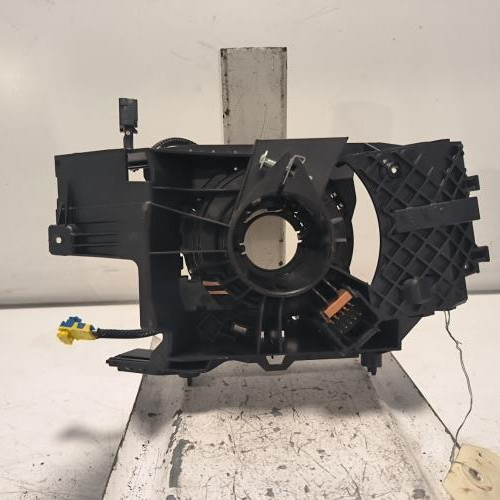107919526-dfff23c5-8477-4f59-ba53-fdb102dab324-Piece-Contacteur-tournant-255679601R-RENAULT-KANGOO-2-PHASE-2-e553ff7db6263c6e49f09220fe27b64bc37e748cc163b2f65a167441147af40f_m.jpg