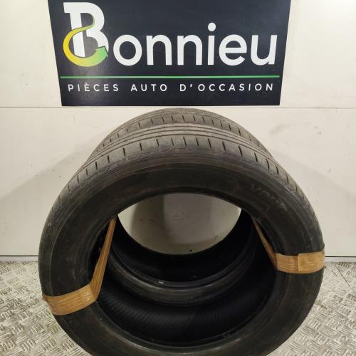107943586-f90391ed-7ba8-4bcf-924b-af0c14305d88-Piece-Pneu-c3a186d0491d6410901a65a95fc4d0bf4fa9f1da76fcdb4babea0496e058b667_m.jpg