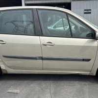 Vehicule-RENAULT-SCENIC%25202%2520PHASE%25202-2006-e114a644720576179249a94e09ae58efc153f9a72ab78bb16a19a4667550f315_m.jpg