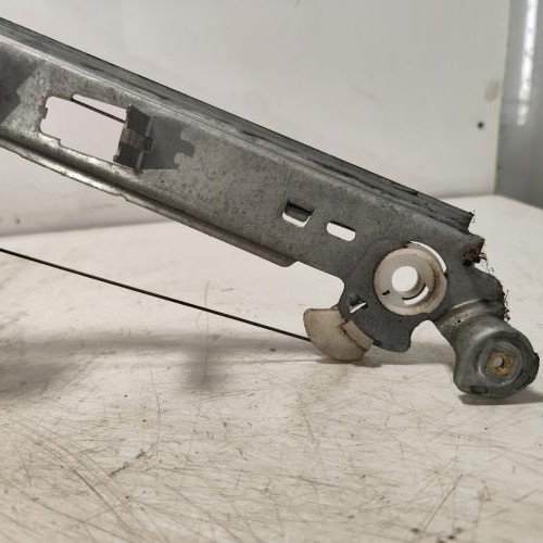 107987622-0f6117a0-8650-43a4-8e9a-f5e1a486b299-Piece-Leve-vitre-electrique-avant-droit-8201010936-RENAULT-SCENIC-2-PHASE-2-fb92a4a3ce54a162d82d73a58d6cc1b731dacadc55cfa5e3f3a11cd8515d51ee_m.jpg