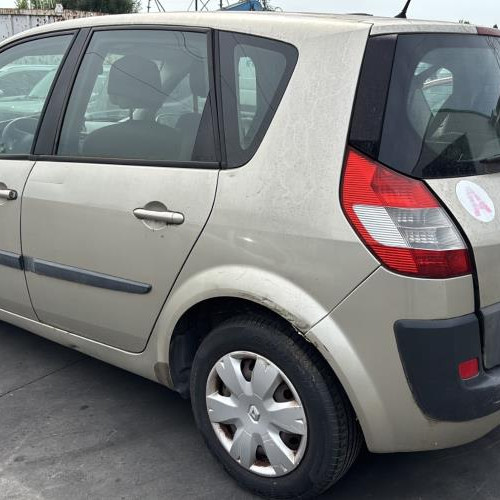 Vehicule-RENAULT-SCENIC%25202%2520PHASE%25202-2006-b2e84f79d16b83cffeedbe1e506d0eef77b16cc8766196b33c5c1f5daa56e977_m.jpg