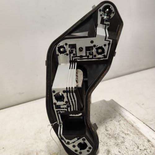 107992078-106a6fab-d72f-42dd-9be3-3b4daf73ed21-Piece-Platine-feu-arriere-gauche-PEUGEOT-207-PHASE-1-7443617feacfd210d587d020c09a17917205e74059666c9664fad76f960635a4_m.jpg