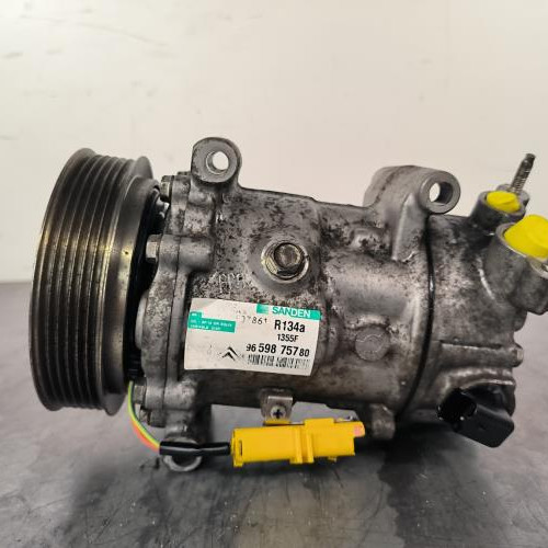 107992973-6214e7a4-4215-43ec-b7ee-acb06a8923aa-Piece-Compresseur-clim-9659875780-PEUGEOT-207-PHASE-1-beabb64fb576962d1d7ad46016cae568345f1545fa0e19f0e250dd093a2f71d5_m.jpg