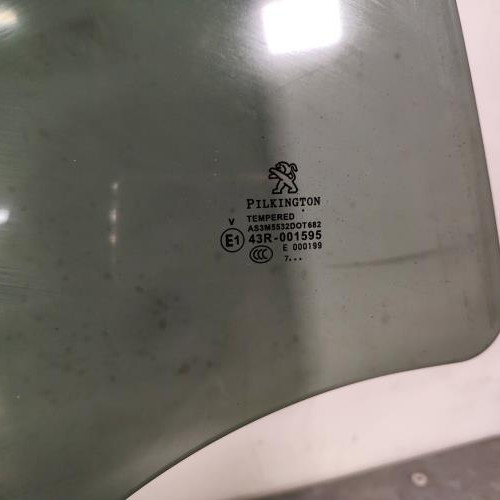 108059259-a33a77c1-4aeb-42f1-afe2-1412092b4962-Piece-Vitre-arriere-droit-9676399680-PEUGEOT-208-1-PHASE-2-5a78e7a3fc22c0acb7a2a04930fed11dc7b592f51ed918c3c208ab0cedb97b03_m.jpg