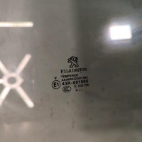 108059260-6dc7c440-ee46-4d56-88e5-70d4d36b3a57-Piece-Vitre-arriere-gauche-9676399780-PEUGEOT-208-1-PHASE-2-c0f770049f4ae95204a5a65328269a0366bcbaaed3b32012e7913f96c2213d87_m.jpg