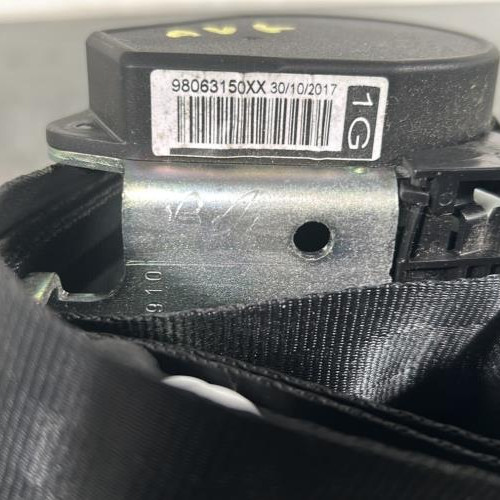 108059823-de8fc791-2d00-4209-898e-58c1dcf6acad-Piece-Ceinture-avant-gauche-98063150XX-PEUGEOT-208-1-PHASE-2-55036311dffc5ed45597fa9d4b24d78997ca04802cf4da4c4bf66e53817ef2d5_m.jpg