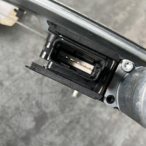108059837-7f9bd374-f8db-46ac-a58c-f3259b8442e3-Piece-Leve-vitre-electrique-arriere-gauche-9816402380-PEUGEOT-208-1-PHASE-2-105801369872c5dfb968f82fafef1ee743ca5a2becf73d57bfabd59757ae8d6e_m.jpg