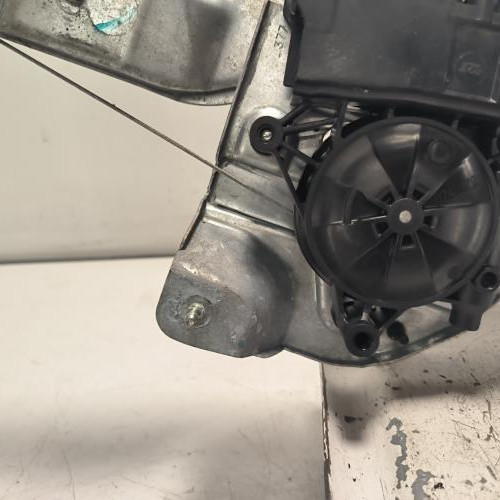 108059839-5180e04a-0d26-4cab-bacc-45c018cb4f55-Piece-Leve-vitre-electrique-avant-gauche-9816402180-PEUGEOT-208-1-PHASE-2-ef4570c4c97f59800db7277b3c17f8494fc085ecd70a4767b2b579ca9989c8c5_m.jpg