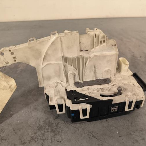 Fermeture centralisee avant gauche