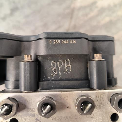 108072560-5117a200-9dbd-48f4-bca4-744be72d9773-Piece-Bloc-ABS-freins-anti-blocage-2E0614095AA-VOLKSWAGEN-CRAFTER-1-PHASE-2-1f91c3d45b2a35ab8a3a74675a60cdd6c7ec002c43a0c612beb1d9793efaf352_m.jpg