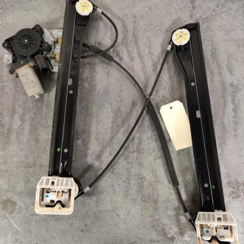 Leve vitre electrique avant droit