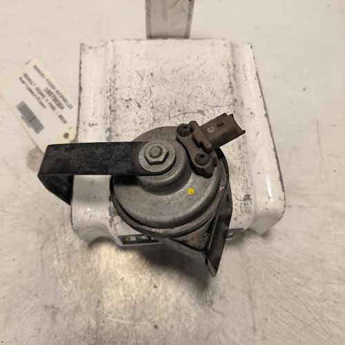 108790364-3d13bb1e-4682-433e-b7f2-00a1aa6d000d-Klaxon-256104488R-RENAULT-MEGANE-4-PHASE-1-BREAK-b09b93c4099a962df4e8632556d6d4cea18c4de8df66b64242cfae35e90ac79b_m.jpg