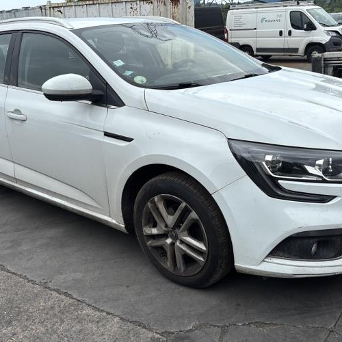 Vehicule-RENAULT-MEGANE%25204%2520PHASE%25201%2520BREAK-2016-09ba756f541edec254e01936adc6a3f1fbee8557d0668cdad04909576e9e5629_m.jpg