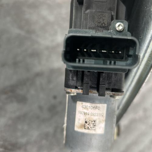 108790382-11a43e53-cabd-4d36-9b2a-d739b6882d4e-Piece-Leve-vitre-electrique-arriere-gauche-827211609R-RENAULT-MEGANE-4-PHASE-1-BREAK-16fff21387d7d2bad954fc7233075225b14ff2eb8138755dc0dc769270325ffd_m.jpg
