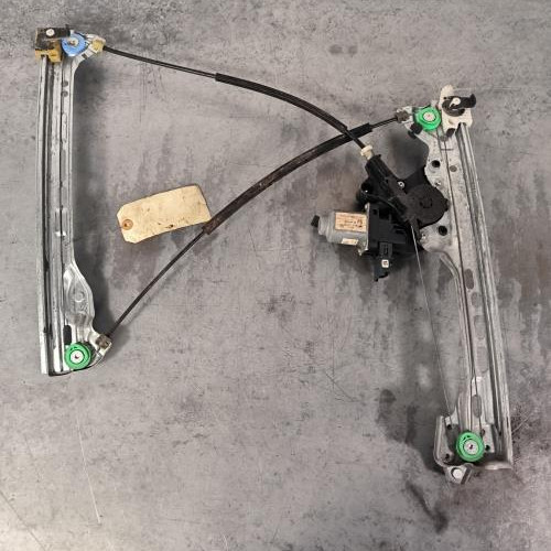 Leve vitre electrique avant droit