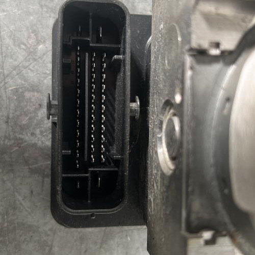 108791872-86e41aaa-7cb1-41ab-990f-2c960db497d1-Piece-Bloc-ABS-freins-anti-blocage-476600737R-RENAULT-MEGANE-4-PHASE-1-BREAK-5dda57984239cca55c1ff9197677085bd07b0397aa9d3cdaaa8562746c66fe86_m.jpg