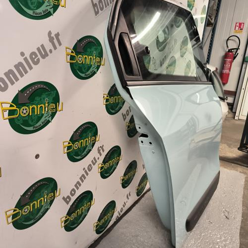 Vehicule-RENAULT-TWINGO%25203%2520PHASE%25202-2023-c809bf761664cead96f9fc2888b2f0adee78e2e9871e218d9fd45a4648b75838_m.jpg