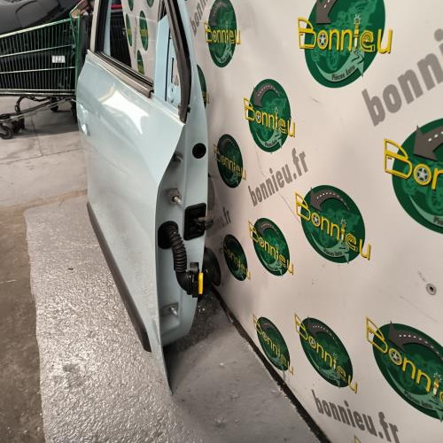 Vehicule-RENAULT-TWINGO%25203%2520PHASE%25202-2023-29147fce558d03c0a870d4348de768a5209219fd65e7bf262e27ae19d9f63b59_m.jpg