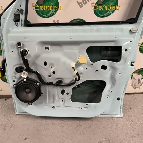 Vehicule-RENAULT-TWINGO%25203%2520PHASE%25202-2023-b8c9afdeb12e46ce1ef76e74a9ef1551872dc5e6d083ac266a4cdb1a5098d463_m.jpg