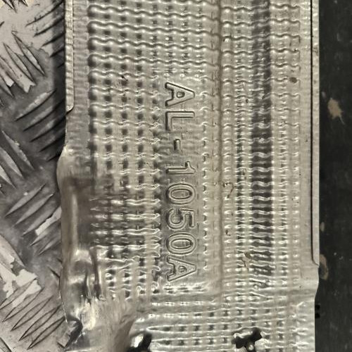109169600-9716f066-9907-4bb4-8c9c-10637b679983-Piece-Renfort-pare-choc-arriere-traverse-756107041R-RENAULT-TWINGO-3-PHASE-2-65661c78dacb31b1f21db29f7677284bb304931a88e9cc88191e2a6c6b5e6438_m.jpg