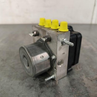 109170301-c5abb9f2-5e58-48ec-b5f1-b3200fa9f8c8-Piece-Bloc-ABS-freins-anti-blocage-476602993R-RENAULT-TWINGO-3-PHASE-2-bd6c6dcd82099e7a07b4f3a41386a93450419e7edb7dcc05c5b0f117307dd773_m.jpg