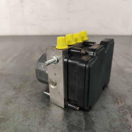 109170301-31d6e4bb-b8fa-49c9-b7bc-48bf346f7287-Piece-Bloc-ABS-freins-anti-blocage-476602993R-RENAULT-TWINGO-3-PHASE-2-28b15eae173b9e5ba707426437affc9e94dda6d5aaedc8c127cebeb9e1982a7a_m.jpg