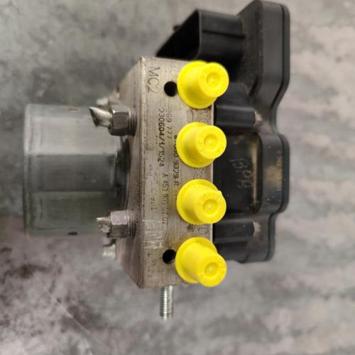109170301-f0d3c08c-1699-4010-9392-6cab1d02030c-Piece-Bloc-ABS-freins-anti-blocage-476602993R-RENAULT-TWINGO-3-PHASE-2-779616f963cbcc95582a5c0ac9d0301b73aca727e954231bb1eaaf13699a8ab1_m.jpg