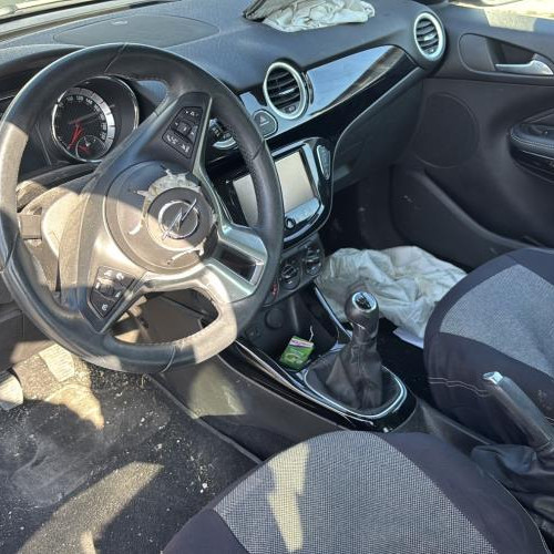Vehicule-OPEL-ADAM-2015-9adcf765276ff52eb1c4db1d3dc684c50586c5d36123c9f1dcd5203011b31656_m.jpg