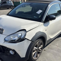 Vehicule-OPEL-ADAM-2015-c4075d47aa037d399ff2ea0326139370c5cc2a94b51695ce08fedef810d4c803_m.jpg