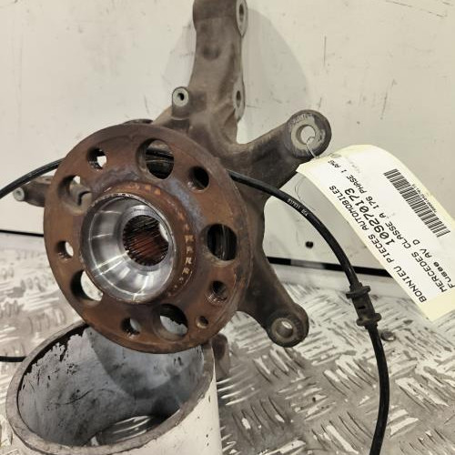 109270173-31366cdc-a676-42f3-87c1-f0abd0e81127-Piece-Fusee-avant-droit-1763320600-MERCEDES-CLASSE-A-176-PHASE-1-20c0eea83e0b5b379e65f77b95a83bca9ec61abc7c77e7d967631f48800103b1_m.jpg