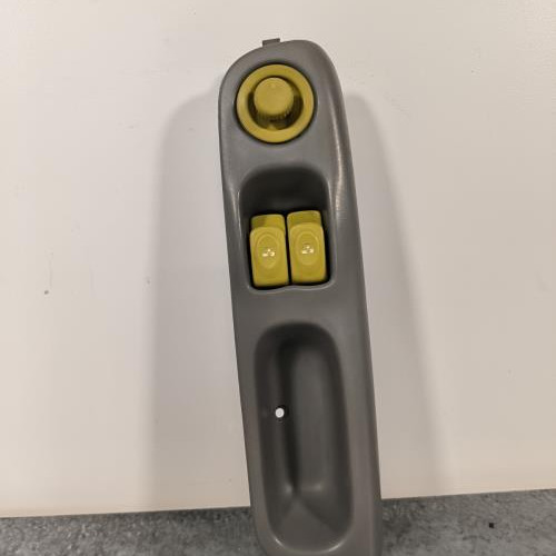 109491722-2060d72e-7802-4d91-9d83-7b03bd3e9d28-Piece-Interrupteur-de-leve-vitre-avant-gauche-7700425386-RENAULT-TWINGO-1-PHASE-2-a65c17efc820a216ba2f084f33d4282a1d61f7e2d77833cd69183164c013438f_m.jpg
