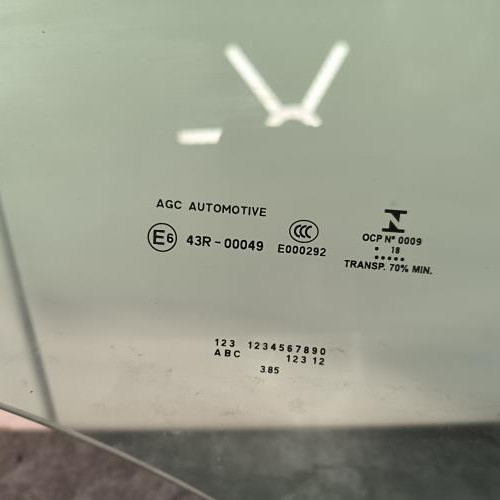 109492569-5c6ea778-7ca6-4f5c-b232-ed255b5b4846-Piece-Vitre-avant-droit-9808077580-CITROEN-JUMPY-3-XS-8231b1de90c3c04b5c43095c873ff2e55c8c0439e13ce9e1ed3efb70e2496411_m.jpg
