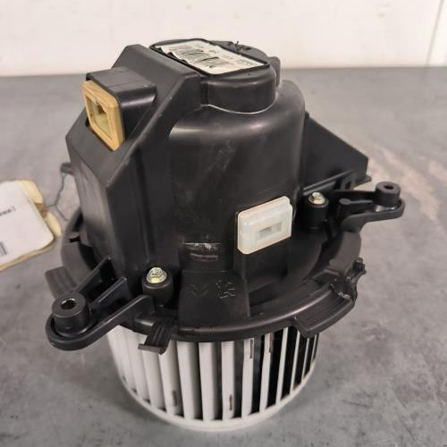109493861-e55e074f-2aed-4fa4-8f95-42eae5e43f7c-Piece-Ventilateur-chauffage-9849717080-CITROEN-JUMPY-3-XS-e9b00035cc98e260c8607d5e34c319fe4d5a190ed3467374f9f729152eff39b9_m.jpg