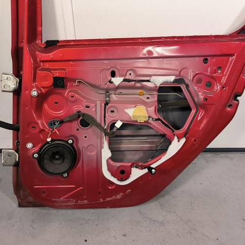 109676525-00eeefbb-465e-4f74-adc6-2dd29b89f36f-Piece-Porte-arriere-droit-821002434R-DACIA-SANDERO-2-PHASE-2-2b4b3aaefde7da7327645574167a491e07f9feaa6cb413f8bbdb5701905f8607_m.jpg