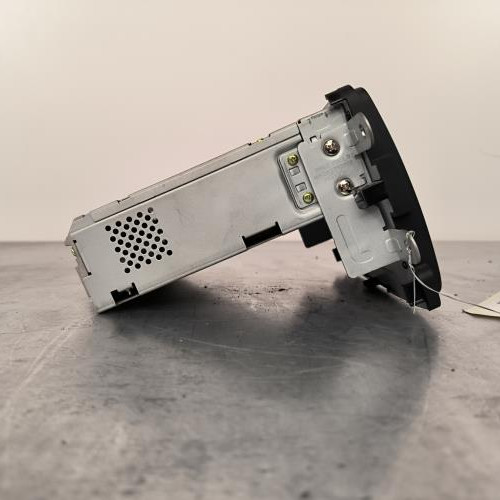 109825417-6a45a91e-b7d9-40fc-95cf-7982d56f9377-Piece-Autoradio-dorigine-281153391RT-DACIA-SANDERO-2-PHASE-2-d2b285137c6d7989c2697d1726beb25de6ecd2a7439ffd58bcb72202f15b013a_m.jpg