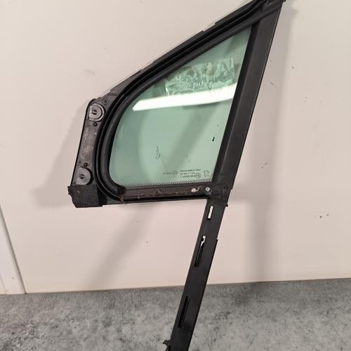 109884939-ee264a9f-5299-40aa-8305-fcd69fe9b5b9-Piece-Custode-avant-droit-porte-9202N9-PEUGEOT-5008-1-PHASE-1-432c9a7220eb3c79c05c8781533c975ab0a0aa853a4a7884eb0cf659d255e7fc_m.jpg