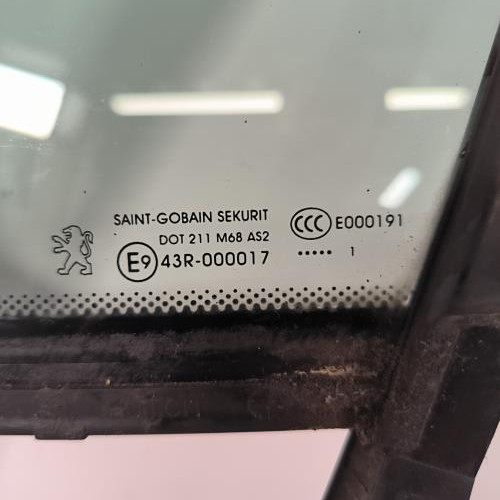 109884942-24c6fda6-5a02-4527-9ba0-a4f987b87e7f-Piece-Custode-avant-gauche-porte-9201N9-PEUGEOT-5008-1-PHASE-1-b69e60ac35466f70931e7ddf61390690a098727f7c18b82053eb75826bea53c2_m.jpg