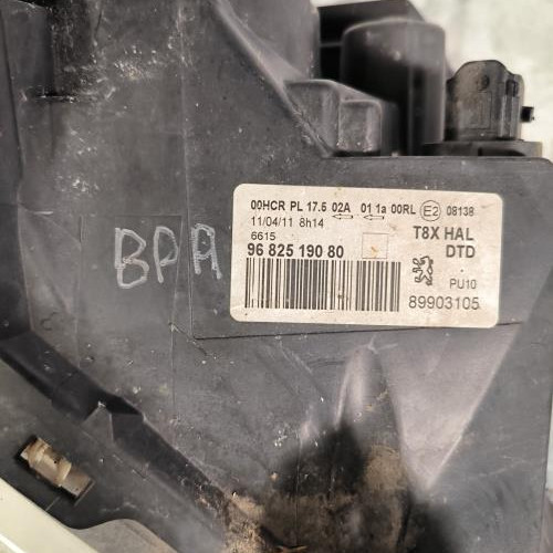 109884949-ebf456bb-0e28-4b9b-b4f0-ce68bcb7b72b-Piece-Optique-avant-principal-droit-feuxphare-6206N9-PEUGEOT-5008-1-PHASE-1-77899ab0b571d8b5beaede6a6d9ac1f498445718e89eb05c263ceff775039de3_m.jpg