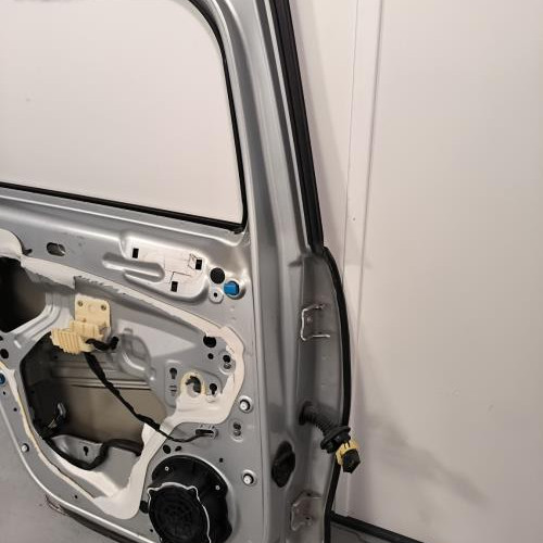 109884961-74ea6603-ab0c-4fd9-a72d-1b6076bda6b7-Piece-Porte-arriere-gauche-9006S6-PEUGEOT-5008-1-PHASE-1-bc1b3dda39e4899838a8b62e0d22d44194afc2a27091cacf25a0c81b6d32761a_m.jpg