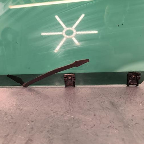 109884976-4ef45a99-a8be-4d99-a6a7-3290795bf925-Piece-Vitre-arriere-gauche-9203KC-PEUGEOT-5008-1-PHASE-1-b1933269c03e7378a1f4b3492d35950e16ed488b98d654d77f8e8859b0897fd0_m.jpg